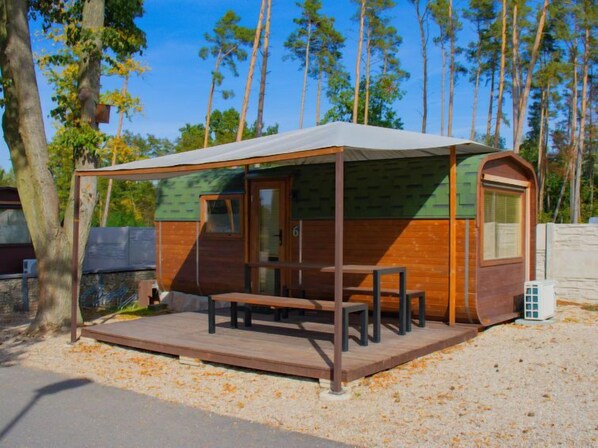 تناول الطعام بالخارج