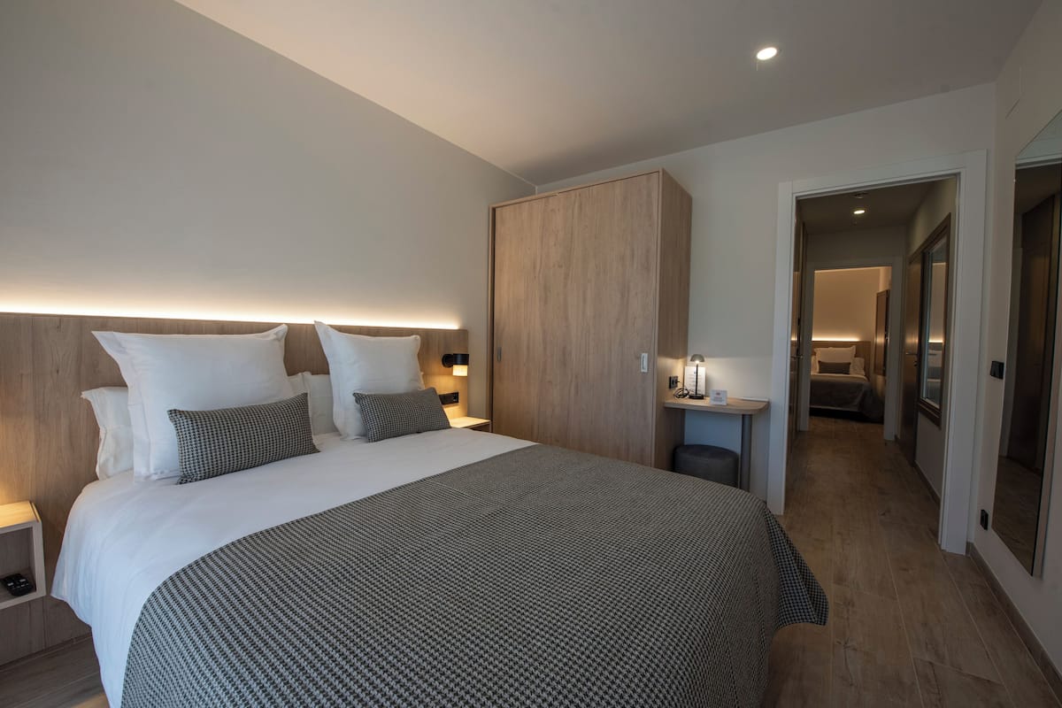 1 bedroom, in-room safe, desk, laptop workspace