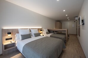 Basic Quadruple Room, Accessible