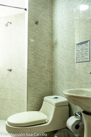 Apartemen, 2 kamar tidur, akses difabel, Boleh Merokok | Kamar mandi