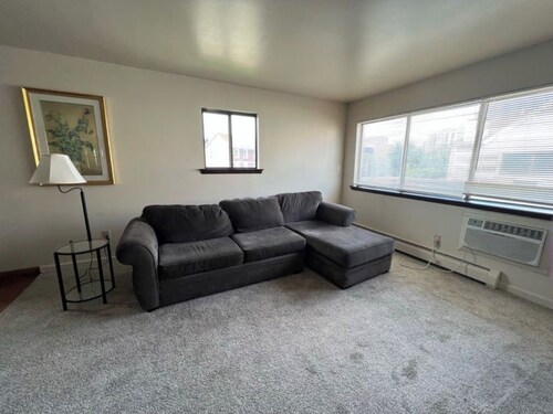 Chic Urban Retreat: Newly Renovated Condo Minutes from Downtown Stamford