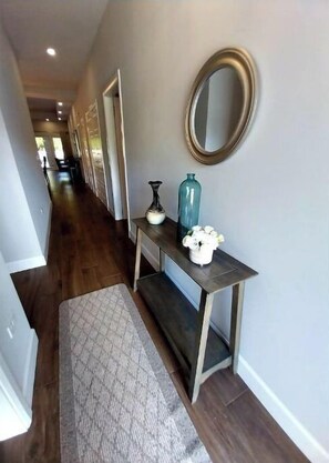 Interior - UPRISE INN COMPOUND (Carnbee)