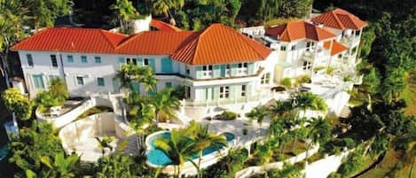 المنشأة من الخارج