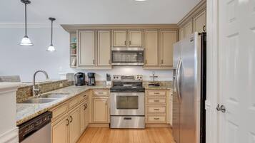 Condo, Multiple Beds (Beach House on Silver) | Private kitchen