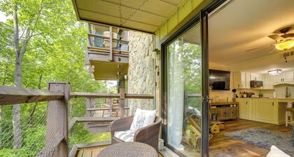 Sevierville Condo w/ Balcony + Pool Access!