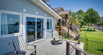 Cedar Creek Lake Views: Gorgeous Mabank House!