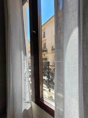 Interni