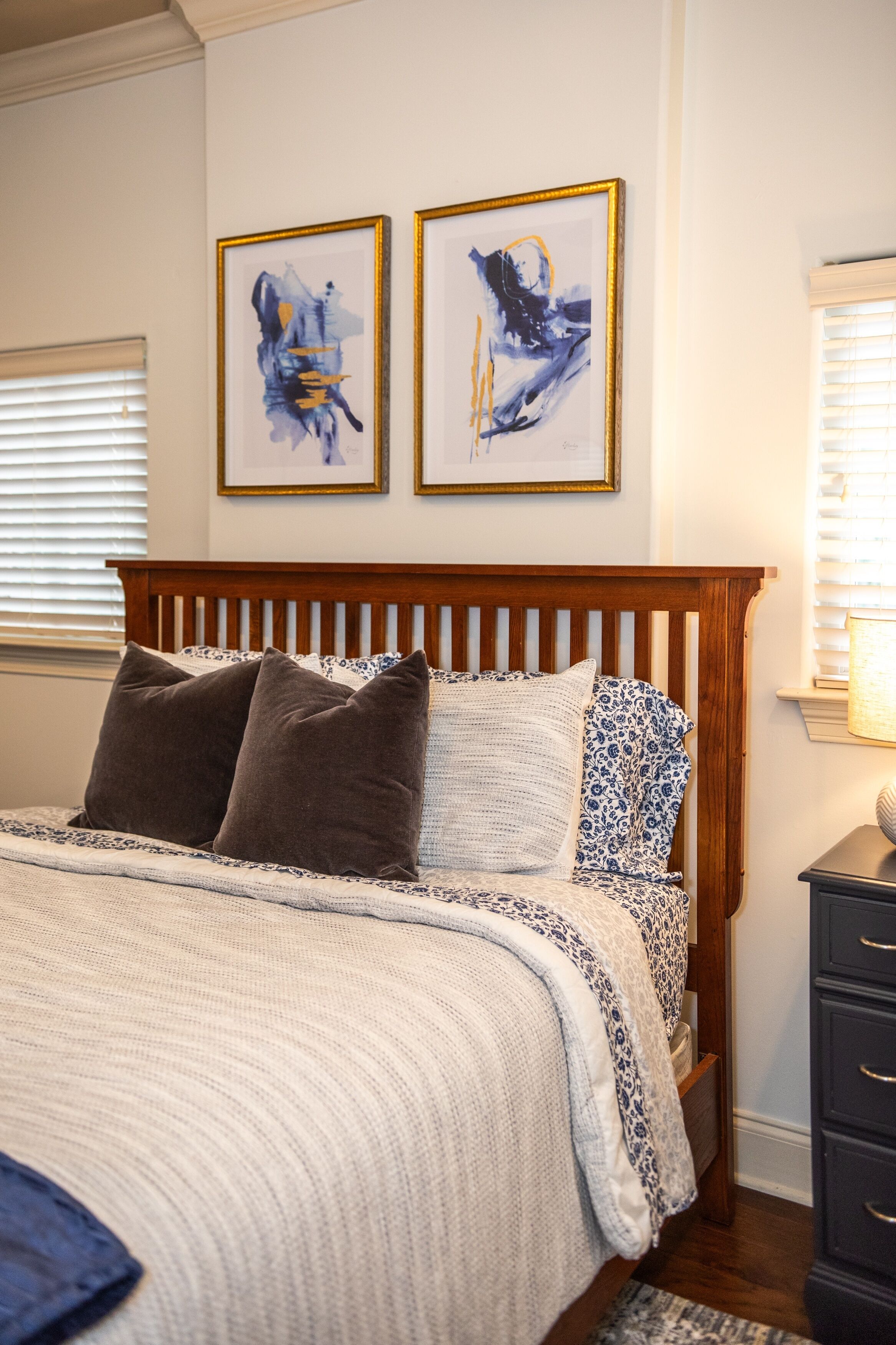 The Show Me Villa, Multi-family 1 mile from the Square & Campus!