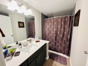 Apartment, 2 Bedrooms, Balcony, Garden View | Bathroom - Modern Gem: 2bd/2ba Oasis In Shadowbriar, Houston! (Houston)