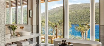 Villa Avra - Four Bedroom Villa, Sleeps 9