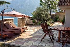 Outdoor dining - Villa Conch - Five Bedroom Villa, Sleeps 10 (Kostanjica)