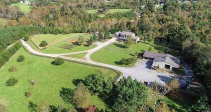 Cozy cottage just on the outskirts of Lynchburg!