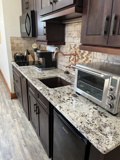 Cozy cottage just on the outskirts of Lynchburg!