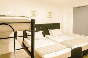 4 bedrooms, iron/ironing board, free WiFi, bed sheets - Casa Hotel Sweet Home (Medellín)