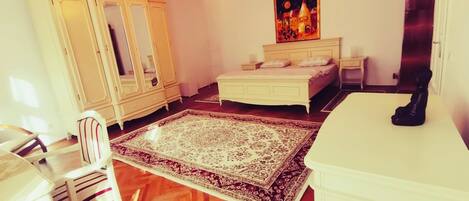 1 bedroom, desk, iron/ironing board, free WiFi