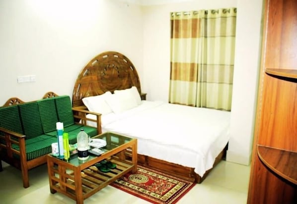 Deluxe Room | 1 bedroom, free WiFi