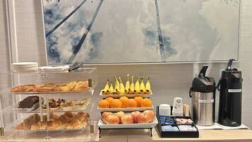 Free daily continental breakfast