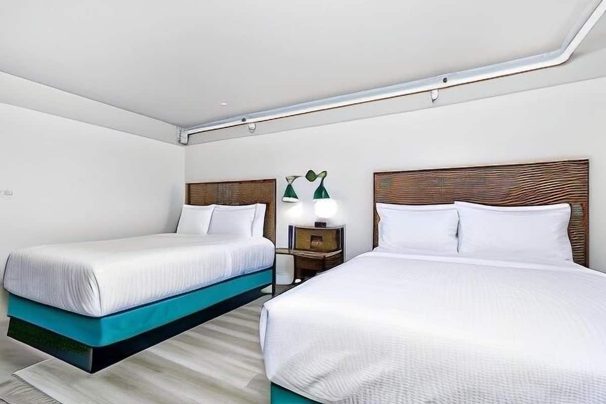 1 bedroom, Egyptian cotton sheets, premium bedding, down comforters