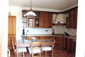 Room, 1 Bedroom, Smoking, Balcony | Interior