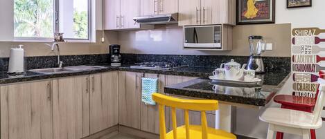 Exclusive-huoneisto, kaupunkinäköala | Yksityinen keittiö | Jääkaappi, mikroaaltouuni, espressokone, riisinkeitin