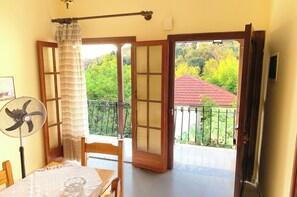Apartamento, 1 habitación, fumadores, balcón | Restauración