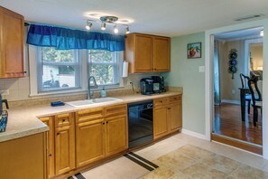 Fridge, microwave, stovetop, dishwasher - Waycross Vacation Rental w/ Private Backyard! (Waycross)