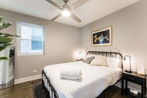 2 chambres, fer et planche à repasser, lit parapluie, Wi-Fi