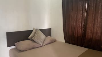 Standard Double Room | Desk, laptop workspace, free WiFi, bed sheets