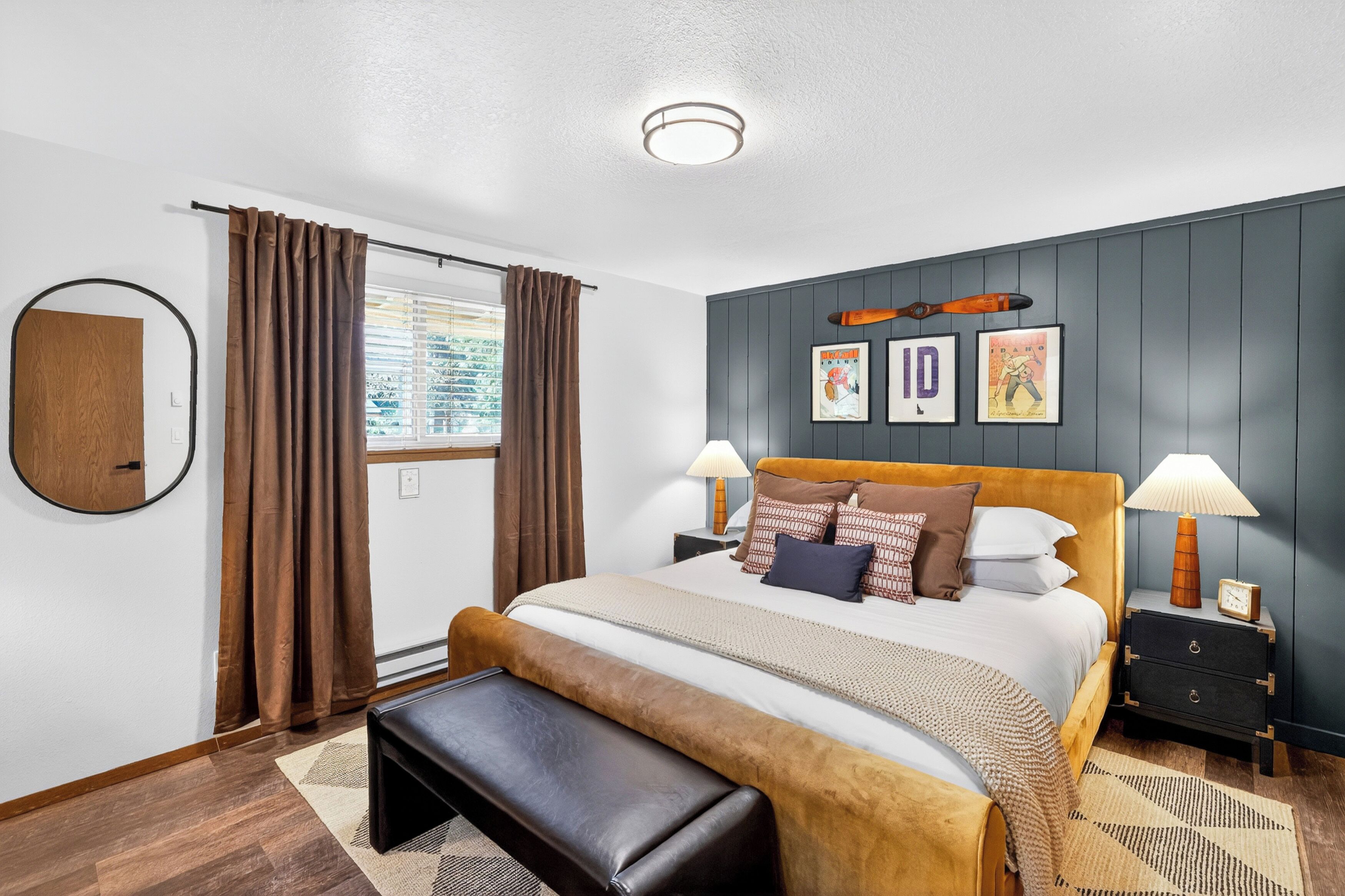 4 bedrooms, iron/ironing board, travel crib, free WiFi