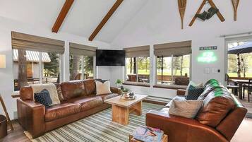 Smart TV, fireplace, video games, stereo