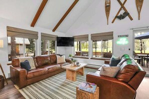 Smart TV, fireplace, video games, stereo