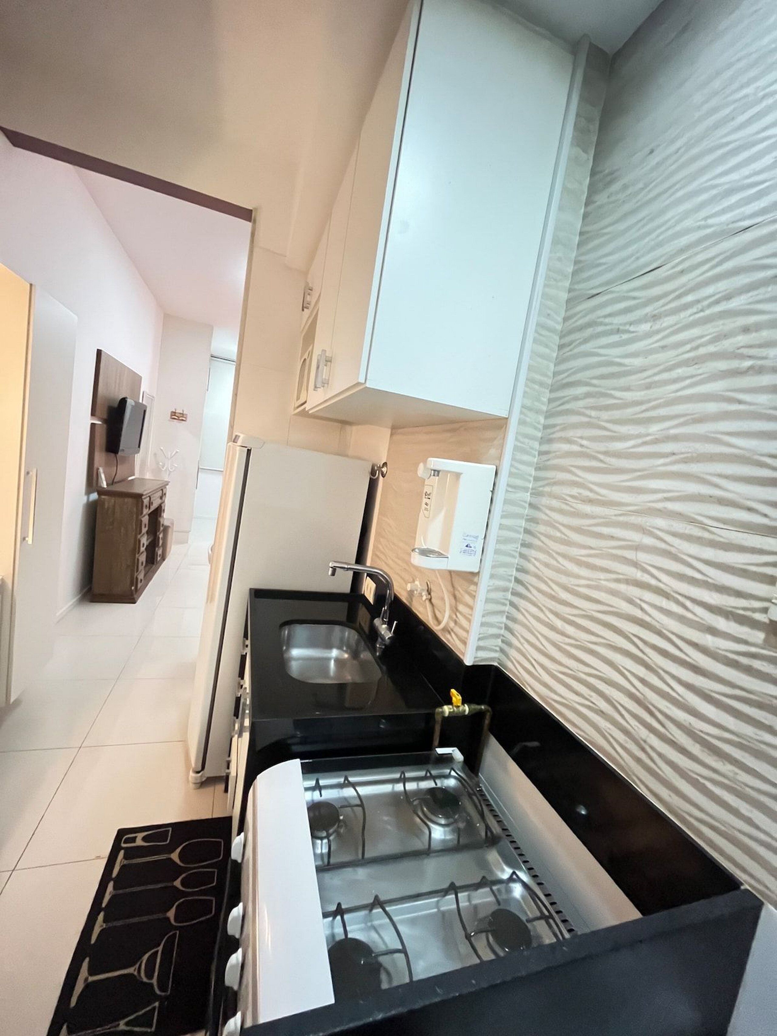 Apartamento | Cozinha privada | Geladeira grande, micro-ondas, fogão, liquidificador