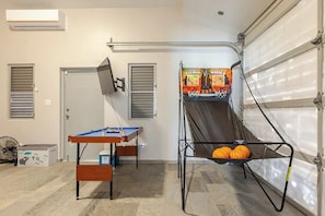 Games room - Modern Retreat w/ Great View, Hot Tub, & Pool (Yabucoa)