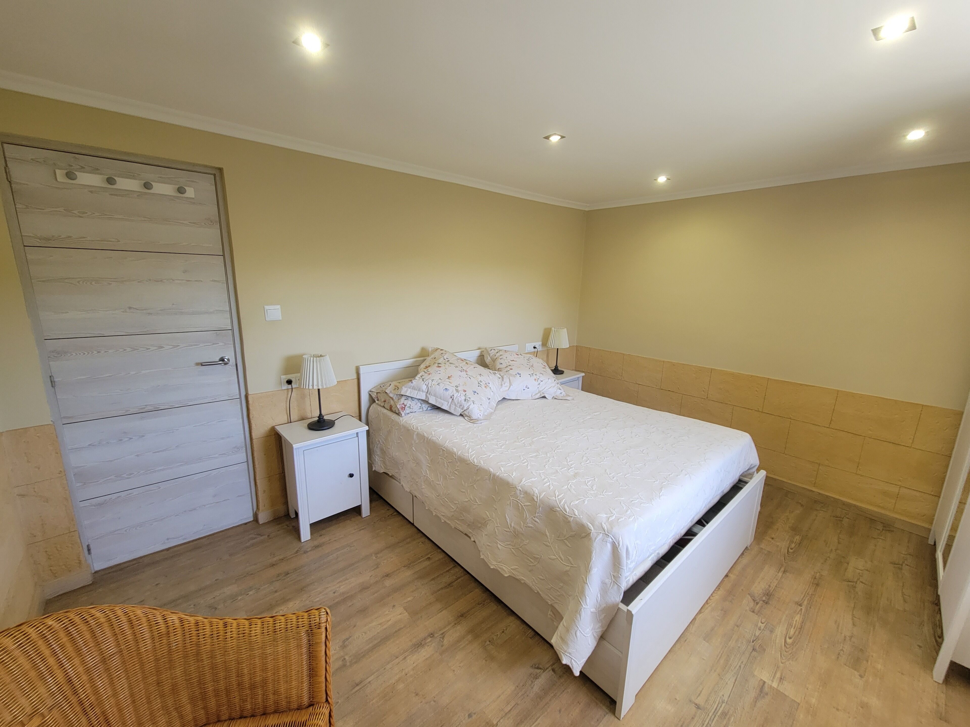 3 dormitorios, tabla de planchar con plancha, wifi y ropa de cama