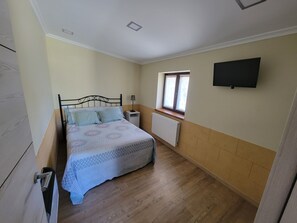 3 dormitorios, tabla de planchar con plancha, wifi y ropa de cama