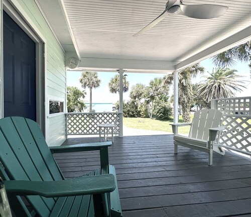 1 Minute Walk to Ocean-Charming Downtown Beachside Home with Mother-In-Law Suite