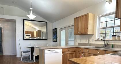 1 Minute Walk to Ocean-Charming Downtown Beachside Home with Mother-In-Law Suite