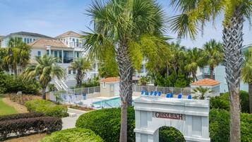 Pintu masuk properti