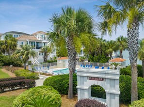 Pintu masuk properti