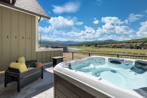Bain à remous extérieur