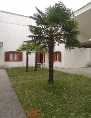 Garden - Villa With Private Garden and Barbeque - Beahost (San Michele al Tagliamento)