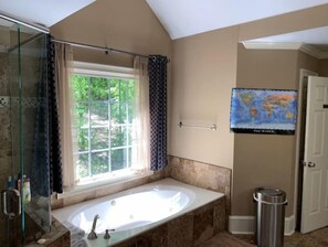 Bathroom - ATLANTA LUXURY STYLE LIVING 7 BDRM/4 BTH/SLEEPS 32 (Ellenwood)