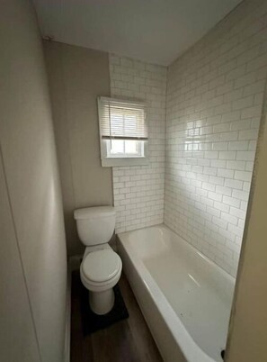 Shower - Visit Rochesters Monroe Avenue! (Rochester)