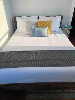 1 bedroom, desk, iron/ironing board, free WiFi