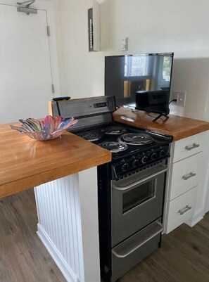 Private kitchen - Unbeatable Location (Newport)