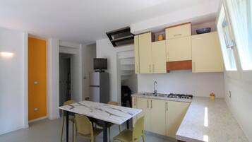 House, 2 Bedrooms, Balcony, Garden View | Interior