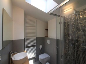 Villa, 2 Bedrooms, Balcony, Garden View | Bathroom - Tranquil Villa in Lignano Pineda (Lignano Sabbiadoro)