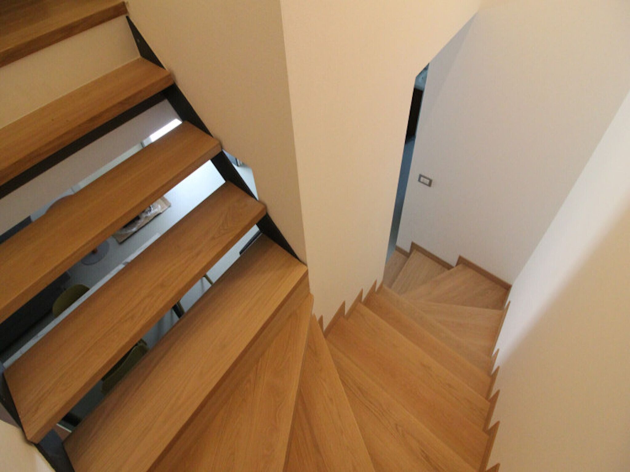 하우스, 침실 2개, 발코니, 정원 전망 | 거실 공간