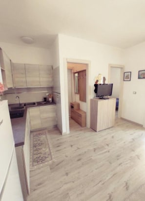 Departamento, 1 habitación, balcón, vista a la ciudad | Cocina privada