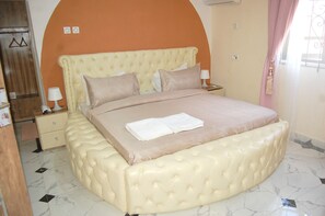 蜜月双人房 | 笔记本电脑工作区、免费 WiFi